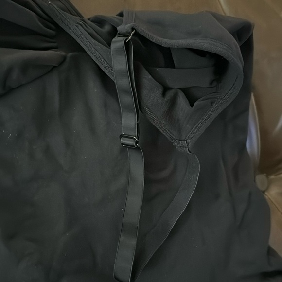 SKIMS SEAMLESS SCULPT THONG BODYSUIT - Picture 9 of 15